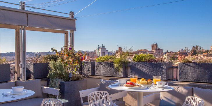 Pobyt v modernom hoteli v centre Ríma s raňajkami pre 3 osoby