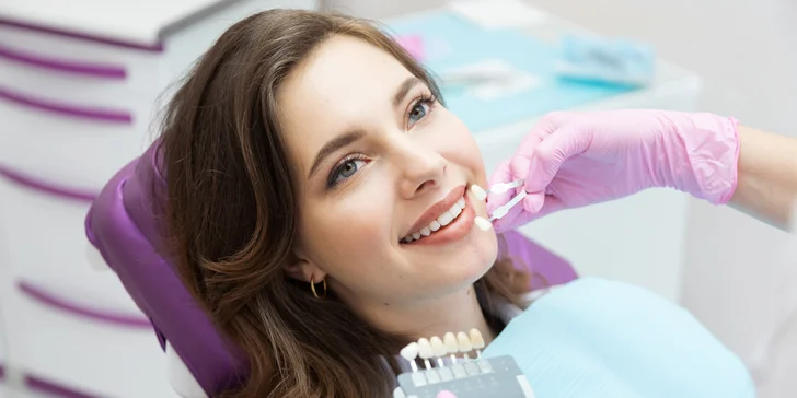 Bielenie zubov revolučnou kyslíkovou technikou Natural Smile Airbrush