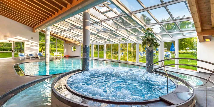 Wellness pobyt s plnou penziou v talianskych Alpách: hotel s bio záhradou, bazénom a spa pri Terme di Levico