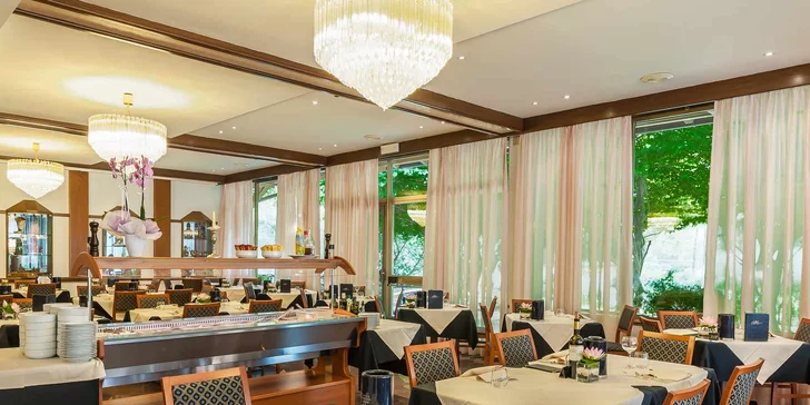 Wellness pobyt s plnou penziou v talianskych Alpách: hotel s bio záhradou, bazénom a spa pri Terme di Levico