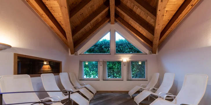 Wellness pobyt s plnou penziou v talianskych Alpách: hotel s bio záhradou, bazénom a spa pri Terme di Levico