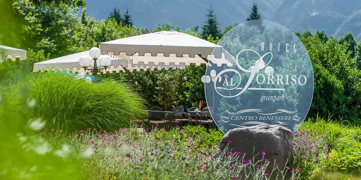 Wellness pobyt s plnou penziou v talianskych Alpách: hotel s bio záhradou, bazénom a spa pri Terme di Levico