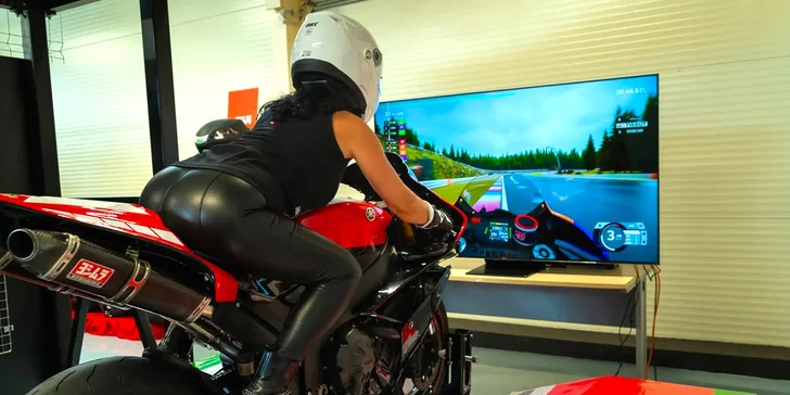 Poďte si vyskúšať jazdu v bezpečnom prostredí na jedinom simulátore pretekárskej motorky na Slovensku!