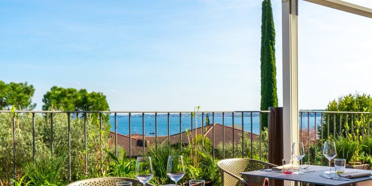 Lago di Garda: 4* hotel s bazénom a panoramatickou terasou hneď pri jazere, polpenzia v cene