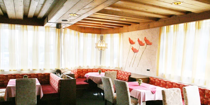 Jarná alebo letná dovolenka v Rakúsku: hotel 7 km od Innsbrucku, polpenzia a wellness