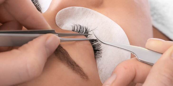 3D hodvábne mihalnice a úprava obočia v salóne Eyebrows by Sandra