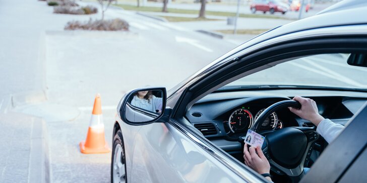 Kondičné jazdy so skúseným inštruktorom alebo kurz na získanie vodičského preukazu skupiny "B"