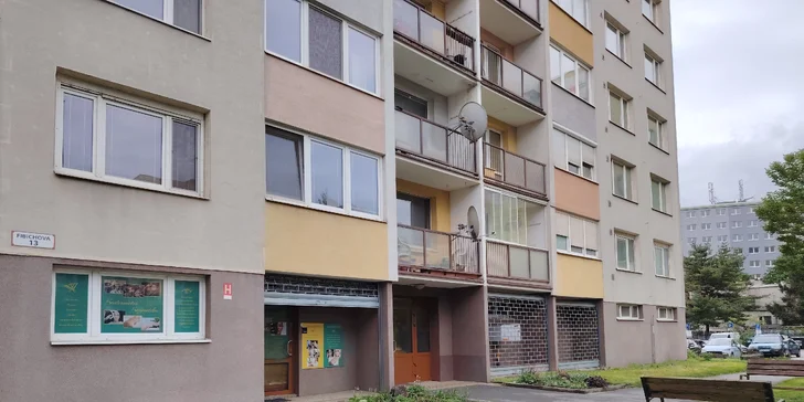 Pánske čistenie pleti, základné čistenie pleti ultrazvukom s úpravou a farbením obočia alebo kombinované čistenie problematickej pleti a iné