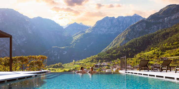 Aktívny pobyt blízko jazera Molveno a mesta Trento: polpenzia, vonkajší bazén aj karta zliav