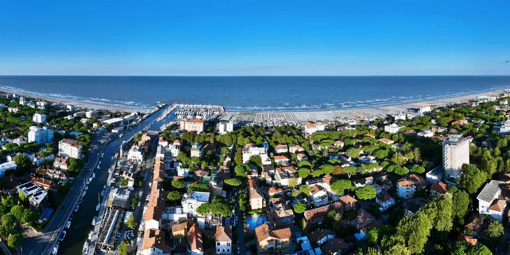 Cervia pri Rimini: 4* hotel pri pláži, vonkajší bazén a k tomu raňajky či polpenzia