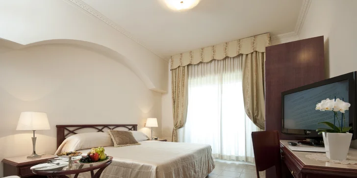 Cervia pri Rimini: 4* hotel pri pláži, vonkajší bazén a k tomu raňajky či polpenzia