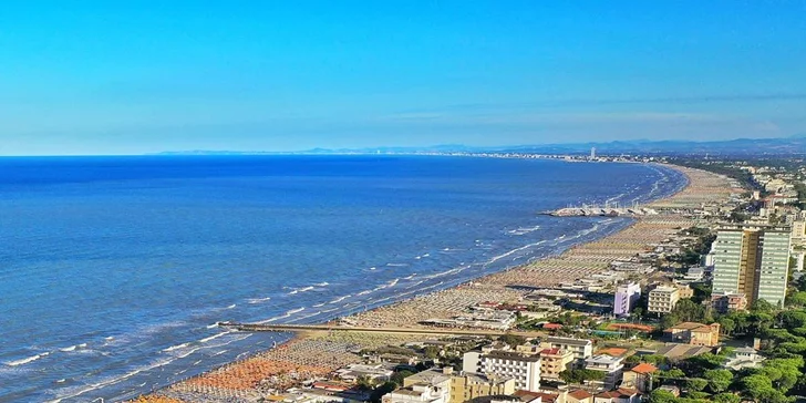 Cervia pri Rimini: 4* hotel pri pláži, vonkajší bazén a k tomu raňajky či polpenzia