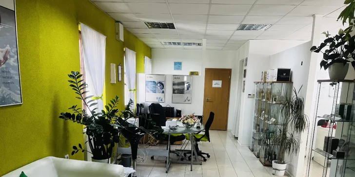 Hĺbkové čistenie pleti, masáž tváre, sonoforéza, alebo mikrodermabrázia