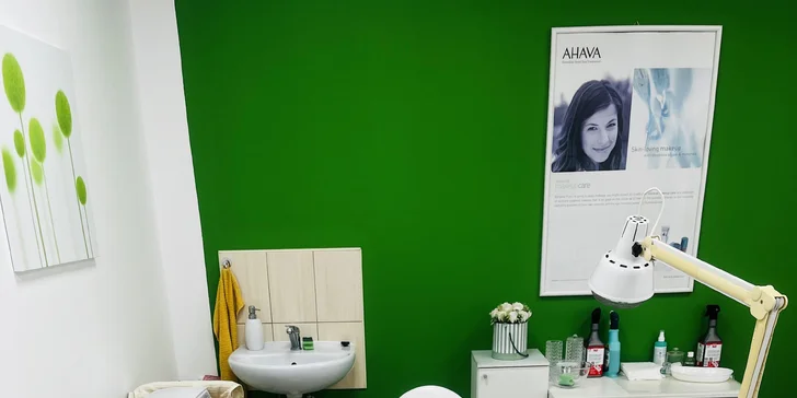 Hĺbkové čistenie pleti, masáž tváre, sonoforéza, alebo mikrodermabrázia