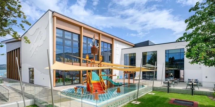 Cesta okolo sveta v 5* rezorte pri Balatone: wellness pre dospelých aj vlastný Family Park pre deti neobmedzene