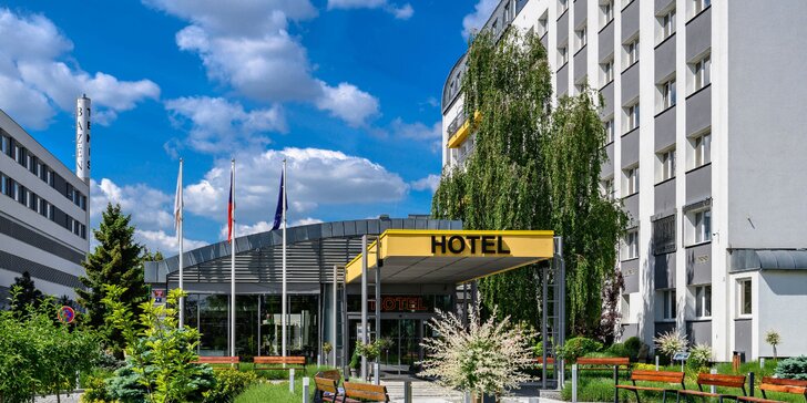 Pobyt v hoteli s najväčším wellness v Prahe: raňajky či polpenzia, bazény a sauny, fitness