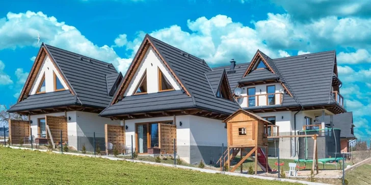 Štýlové útulné chatky v Białke Tatrzańskej s výhľadom na hory a možnosťou vírivky