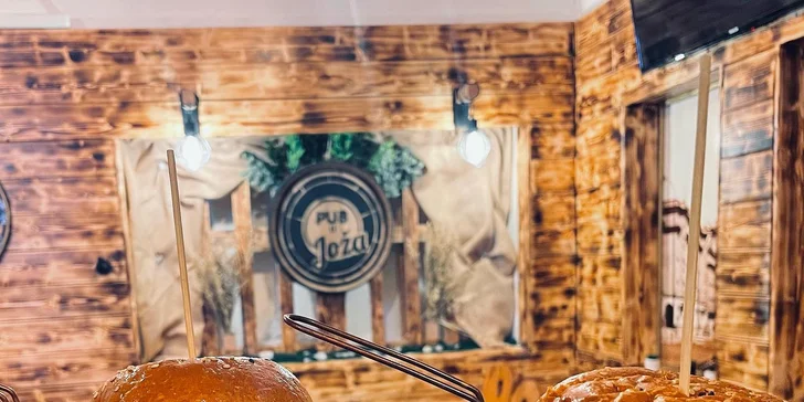 Burger s hranolčekmi: Hovädzí, Pulled Pork alebo s pečeným bôčikom