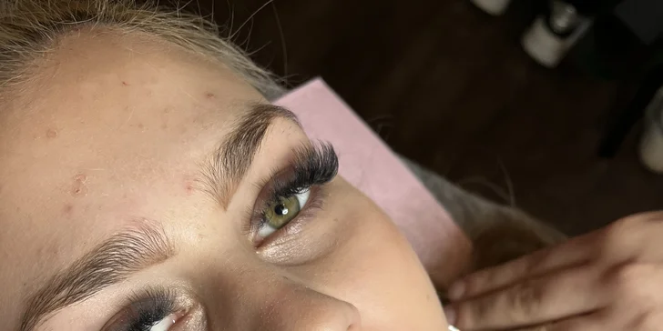 Púdrové obočie alebo Satin Lips: Tetovanie obočia a pier