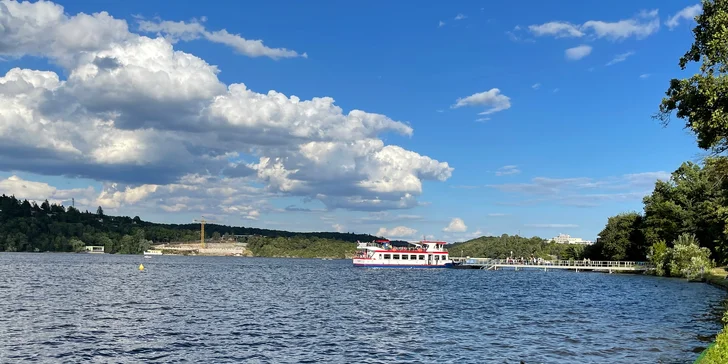 Romantika pri Brnenskej priehrade: výborná kuchyňa aj vstup do wellness, letný bazén a možnosť bowlingu