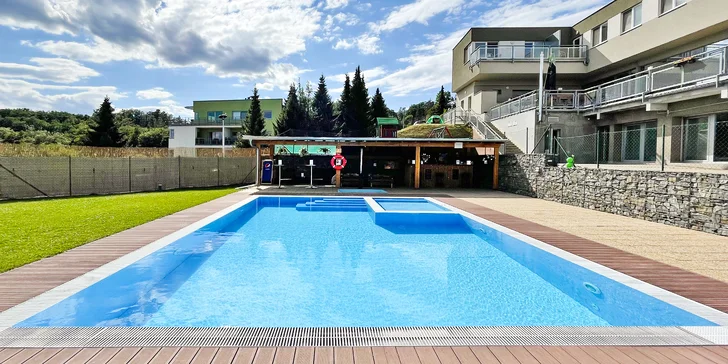 Romantika pri Brnenskej priehrade: výborná kuchyňa aj vstup do wellness, letný bazén a možnosť bowlingu