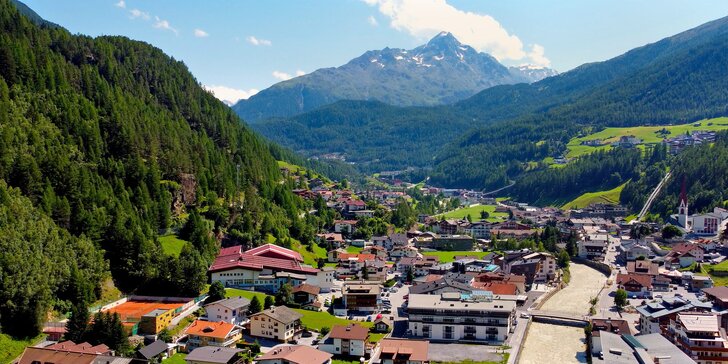 Tirolské alpy pre pár i rodinu: raňajky, neobmedzene sauny a turistická karta