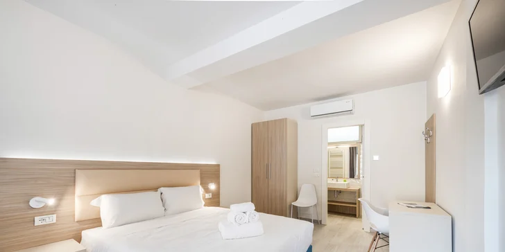 Lago di Garda: 4* hotel s bazénom hneď pri jazere, fľaša vína a extra zľavy pre dlhšie pobyty
