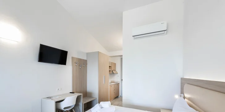 Lago di Garda: 4* hotel s bazénom hneď pri jazere, fľaša vína a extra zľavy pre dlhšie pobyty