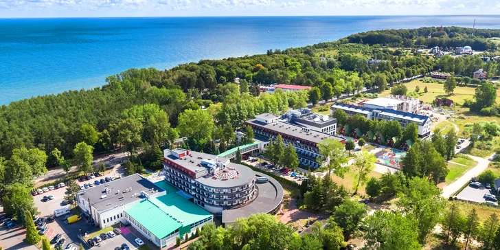 Rodinná dovolenka pri Balte: hotel blízko mora, polpenzia, neobmedzený vstup do bazénov a sáun, animačné programy