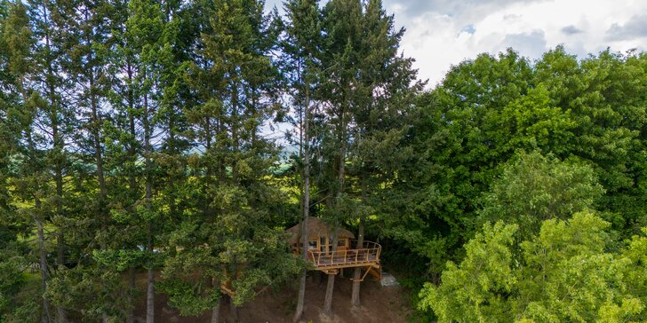 Dobrodružstvo na brehu Liptovskej Mary: pobyt v domčeku na strome s rozľahlou terasou a úchvatnými výhľadmi