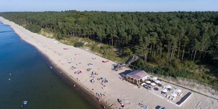 Baltský rezort pri pláži v Pobierowo: polpenzia, neobmedzený wellness aj zábava pre deti