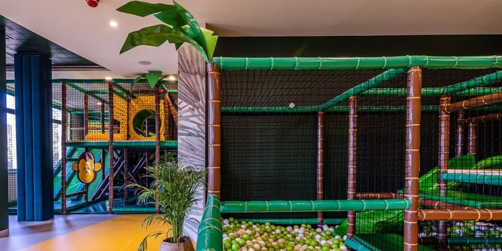Perfektná dovolenka pre rodiny s deťmi: hotel 100 m od pláže, bazén, sauna aj animácie