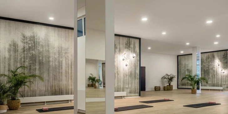 Perfektná dovolenka pre rodiny s deťmi: hotel 100 m od pláže, bazén, sauna aj animácie