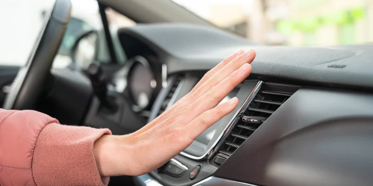 Servis a plnenie klimatizácie chladivom R134a a R1234yf