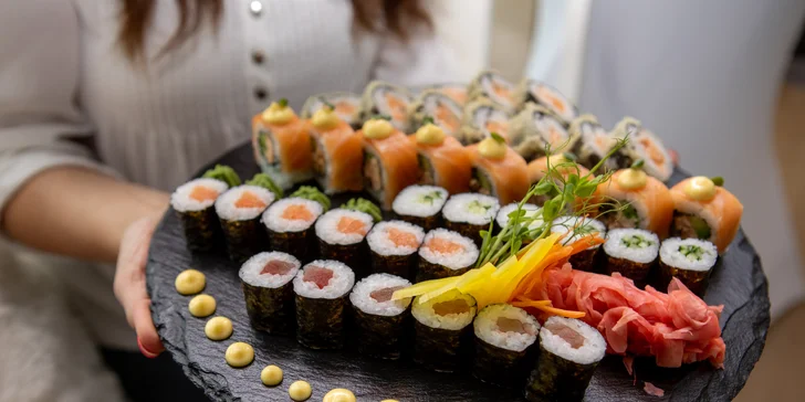Famózny sushi set: 36 vymaznaných kúskov s lososom či tuniakom