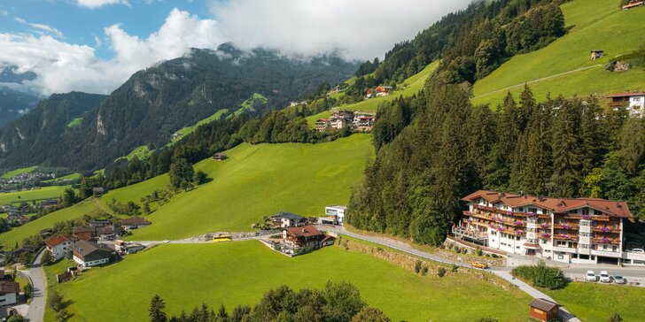 4* pobyt v horskom hoteli v Tirolsku: Hippach so saunami, bazénmi, polpenziou a kartou zliav