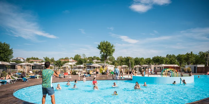 Last minute Rimini s rodinou: mobilné domčeky blízko pláže, raňajky, polpenzia aj plná penzia, piesočná pláž a športy