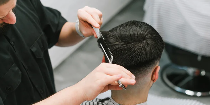 Barberské služby v SPŌT Barbershop: Pánsky strih s úpravou brady i bez alebo VIP combo s masážou hlavy