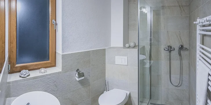 Pobyt na Liptove s raňajkami, neobmedzeným vstupom do vyhrievaného bazéna aj privátnym wellness