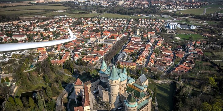 Zoznamovací let vetroňom GROB G-103 TWIN ASTIR alebo SCHEMPP-HIRTH DUO DISCUS ponad rozprávkové Bojnice