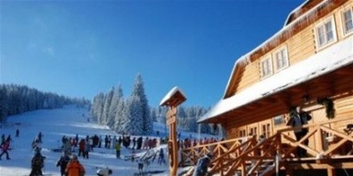 7,45 eur za celodenný SKI PASS do novovybudovaného, komplexne vybaveného lyžiarskeho strediska SKI ZÁBAVA Hruštín. Výborná lyžovačka za bezkonkurenčnú cenu, so zľavou 50% a možnosťou ubytovania v malebnej drevenej dedinke priamo v stredisku so zľavou 20 %
