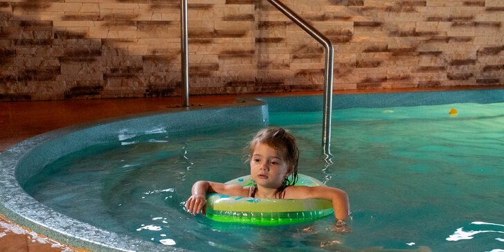 Privátny wellness pre dvoch v samotnom srdci Slovenska - sauna, vírivka aj bazén