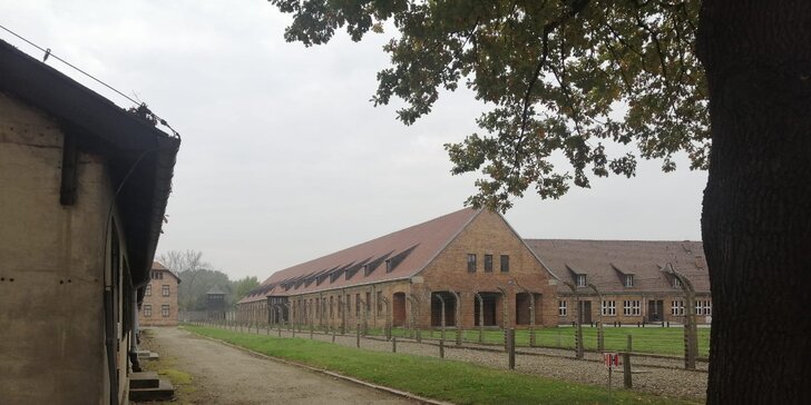 Celodenná prehliadka Osvienčimu (Auschwitz I a Auschwitz II-Birkenau) s českým sprievodcom pre 1 či 2 osoby