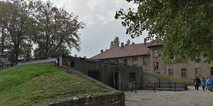 Celodenná prehliadka Osvienčimu (Auschwitz I a Auschwitz II-Birkenau) s českým sprievodcom pre 1 či 2 osoby