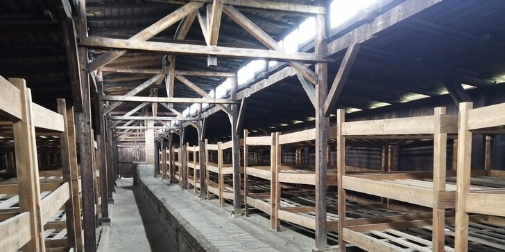 Celodenná prehliadka Osvienčimu (Auschwitz I a Auschwitz II-Birkenau) s českým sprievodcom pre 1 či 2 osoby