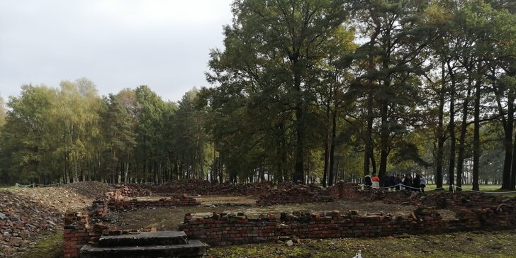 Celodenná prehliadka Osvienčimu (Auschwitz I a Auschwitz II-Birkenau) s českým sprievodcom pre 1 či 2 osoby