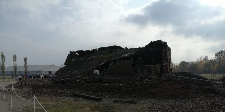 Celodenná prehliadka Osvienčimu (Auschwitz I a Auschwitz II-Birkenau) s českým sprievodcom pre 1 či 2 osoby