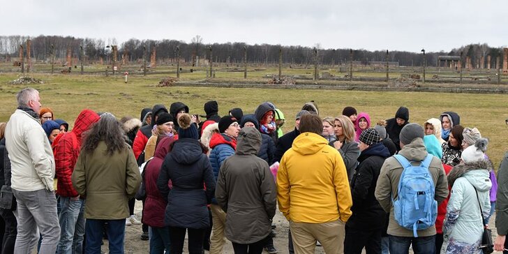 Celodenná prehliadka Osvienčimu (Auschwitz I a Auschwitz II-Birkenau) s českým sprievodcom pre 1 či 2 osoby