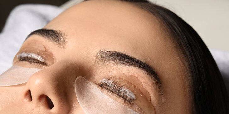 Lash lift & botox s úpravou a farbením obočia: prirodzené nadvihnutie a posilnenie mihalníc