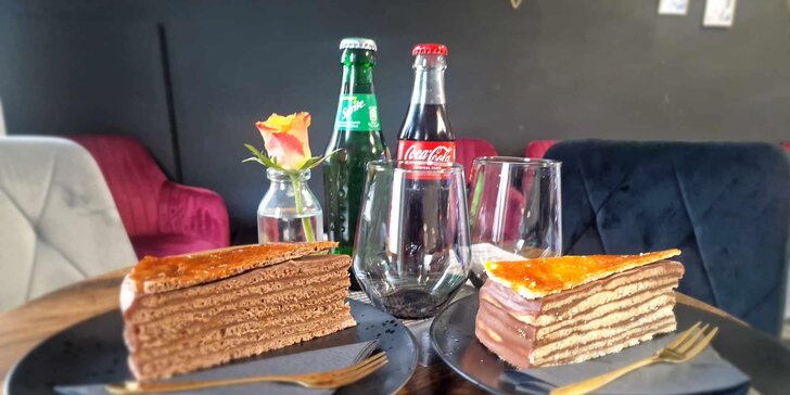 Letné osvieženie v Patisserie Babyland v Šamoríne - ľadová káva, nápoj + koláčik